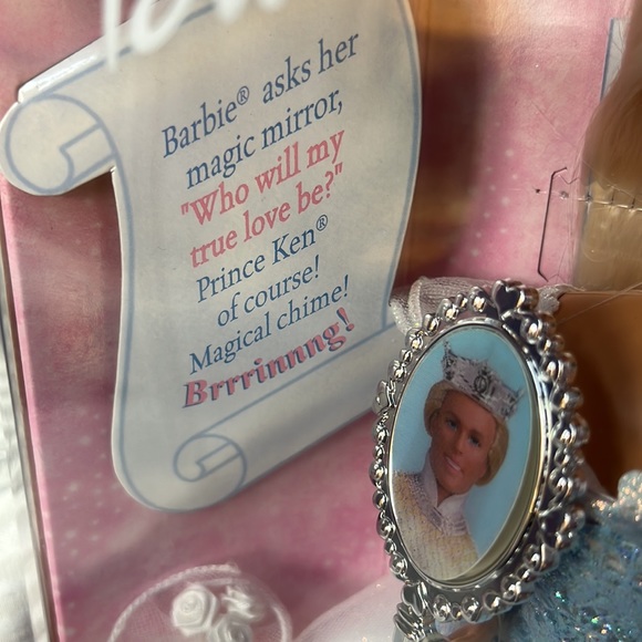 PRINCESS BRIDE BARBIE VINTAGE 2000 INTERCHANGEABLE DRESS AND MAGIC MIRROR - Picture 5 of 12